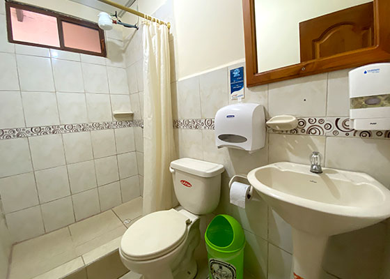 baño Habitación vista al mar Galápagos