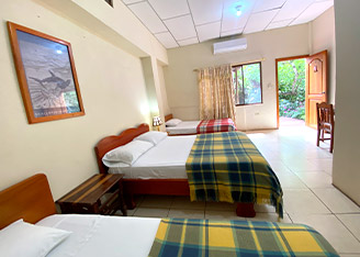habitación hostal puerto ayora