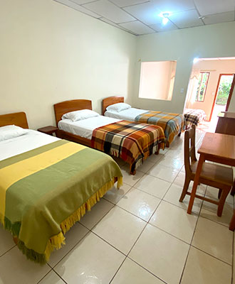 habitación cuádruple hotel vista al mar galápagos